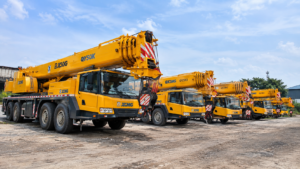 mobile crane Jabbar Crane untuk proyek lifting